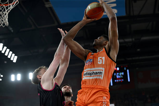 身体接触中 身体接触中